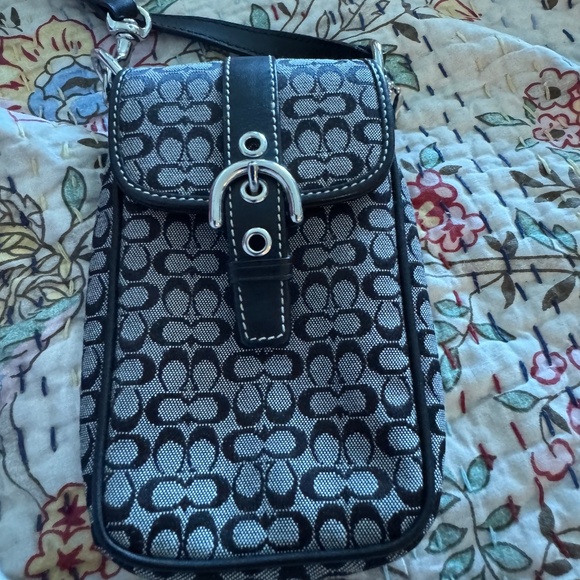 EUC Coach Signature C Crossbody - Picture 1 of 7